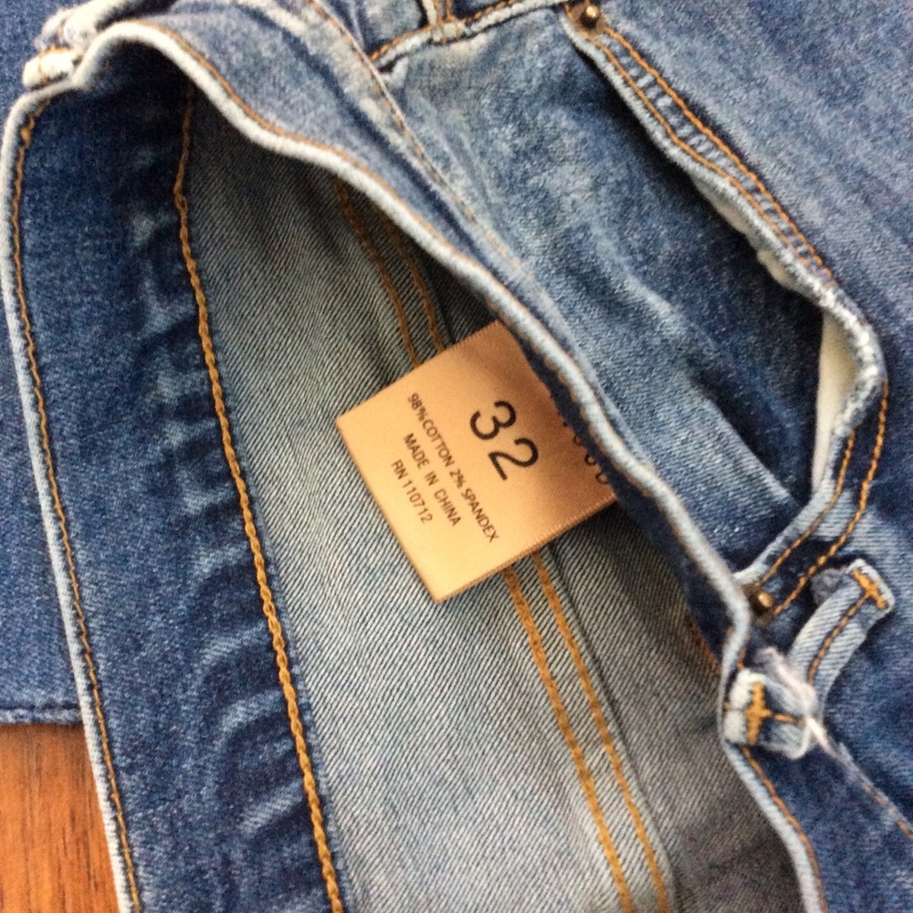 Driftwood Jackie Embroidered Jeans sz 32 - Picture 8 of 10